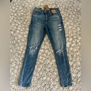 NWT Levi's 721 High Rise Distressed Cotton Blend Skinny Jeans, 28 x 30